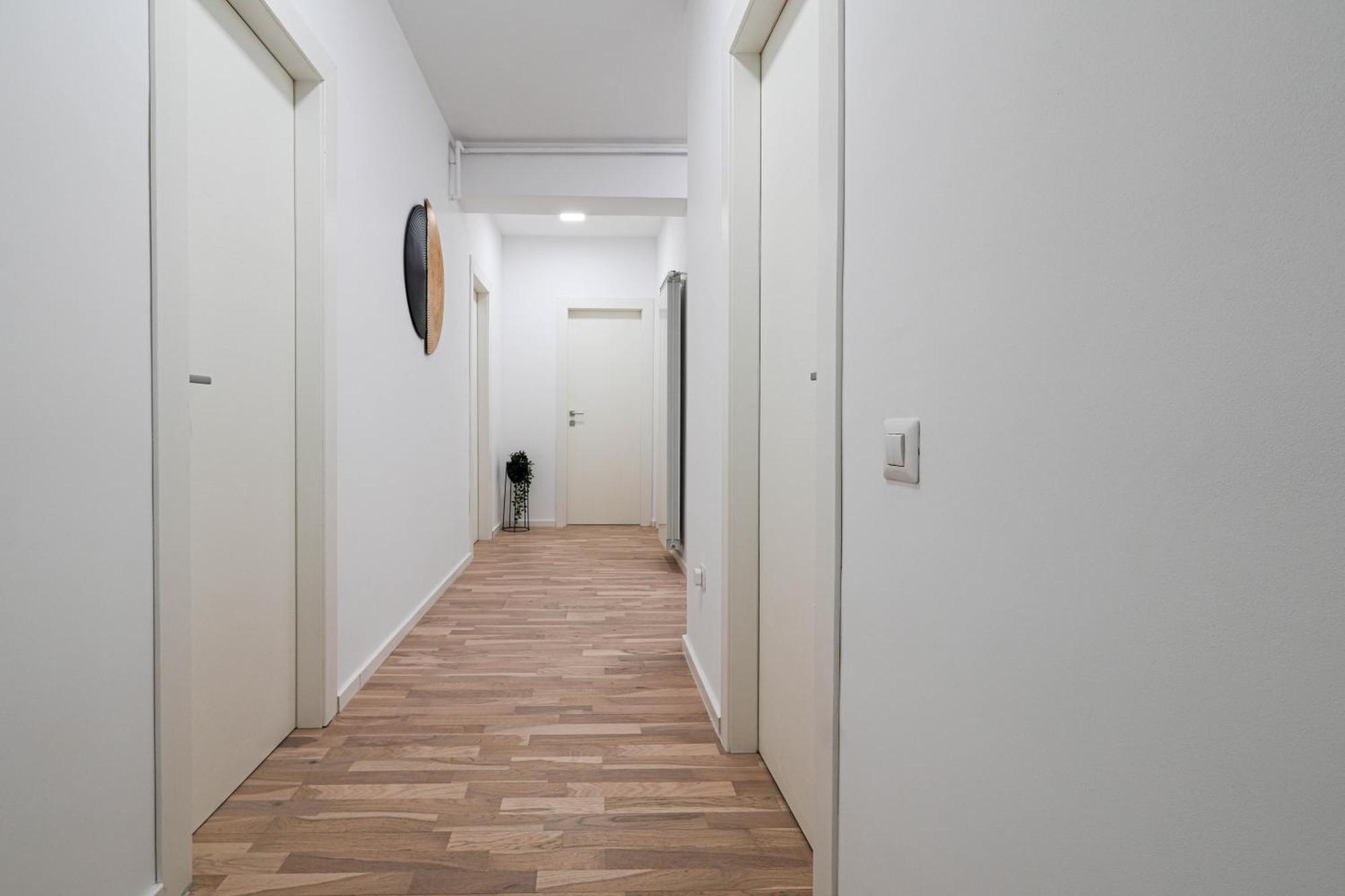 Gabi - Chic With Parking Close To Veranda Mall Apartment *