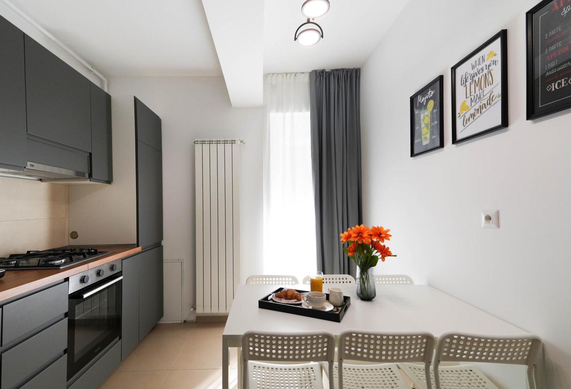 Gabi - Chic With Parking Close To Veranda Mall Apartment *