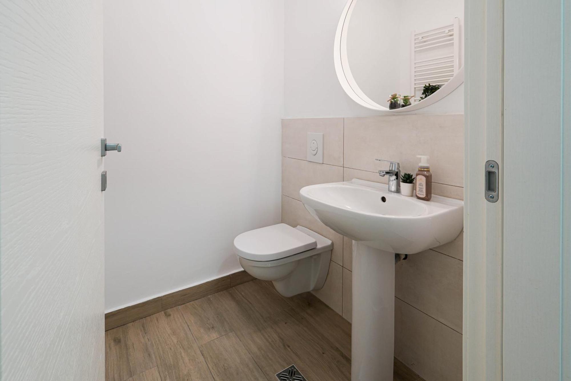 Gabi - Chic With Parking Close To Veranda Mall Apartment Bucharest
